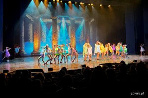 Koncert „Sekrety Zimowego Wiatru” w wykonaniu młodzieży z gdyńskiego MDK'u na scenie Teatru Muzycznego w Gdyni (fot. Katarzyna Balcerzak)