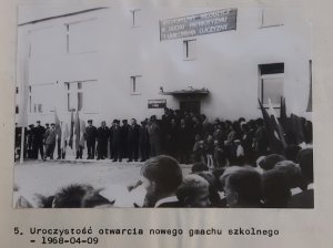 Uroczystość otwarcia nowego budynku szkoły, rok 1968 // fot. SP 28