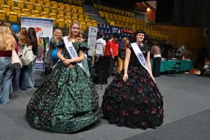 Gdyńska Giełda Uczniowska w Polsat Plus Arenie Gdynia przyciągnęła tłumy uczni&oacute;w 