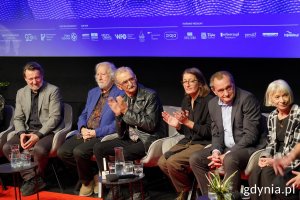 Na zdjęciu Marek Koterski w towarzystwie filmowców