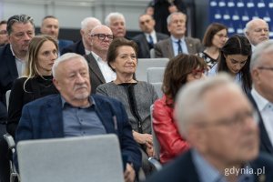Na zdjęciu m.in.: Paulina Kubica, reżyserka, Hanna Wenda-Uszyńska, wnuczka inżyniera Tadeusza Wendy wraz z innymi członkami Komitetu (fot. Paweł Budziński)