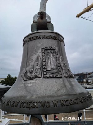 Dzwon na Darze Pomorza  (Michał Sałata, gdynia.pl)