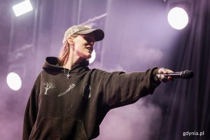 Ethel Cain podczas koncertu na Open'erze