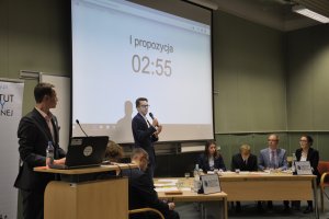 Gdyńscy uczniowie walczyli na słowa i argumenty // fot. Jan Ziarnicki