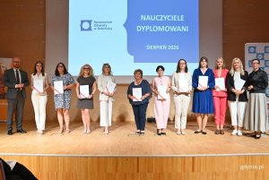 Nauczycielki i nauczyciele dyplomowani (fot. Magdalena Starnawska)