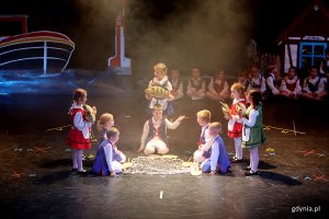 VIII Koncert Patriotyczny &bdquo;Wolna jak ptak&rdquo;, na zdjęciu dzieci z Przedszkola nr 35 &bdquo;Pod Żaglami&rdquo;(fot. Katarzyna Balcerzak)