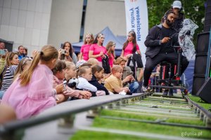 Gala finałowa Międzynarodowego Festiwalu Piosenki Gdynia Open w muszli koncertowej na placu Grunwaldzkim - publiczność (fot. Kamil Złoch)