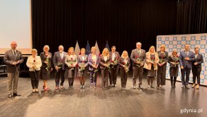 Osoby uhonorowane podczas Wojewódzkiej Uroczystości z okazji Dnia Edukacji Narodowej 2025 (fot. Katarzyna Balcerzak)