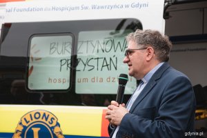 Symboliczna uroczystość przekazania karetki dla hospicjum w Gdyni-Oksywiu, fot. Kamil Złoch