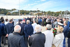 Odsłonięcie tablicy ku pamięci Krystyny Chojnowskiej-Liskiewicz // fot. Michał Puszczewicz