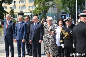 Na zdjęciu (od lewej): Sławomir Rybicki, Marek Rutka, Dariusz Drelich, Zenon Roda, Joanna Zielińska, Dorota Płotka i kontradmirał Piotr Nieć// fot. Magda Śliżewska