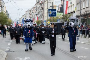 Przedstawiciele Uniwersytetu Morskiego w Gdyni podczas parady z okazji Narodowego Święta Niepodległości // fot. Karol Stańczak