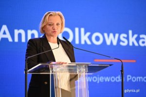 Anna Olkowska-Jacyno, wicewojewoda pomorska, w trakcie przem&oacute;wienia na terenie Elektrociepłowni Gdyńskiej