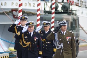  Przekazanie obowiązków dowódcy COM-DKM odbyło się na okręcie muzeum ORP „Błyskawica” // fot. Jan Ziarnicki