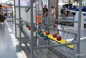 Wahadła w Centrum Nauki Experyment (fot. Magdalena Starnawska)