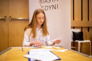 Uczestniczka finału Konkursu Wiedzy o Gdyni / fot. Uniwersytet WSB Merito Gdynia