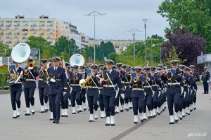 Orkiestra Reprezentacyjna Marynarki Wojennej podczas uroczystości przekazania obowiązk&oacute;w dow&oacute;dcy COM - DKM
