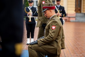 Uroczystość promocji na stopnie oficerskie dla absolwentów kursów oficerskich na Akademii Marynarki Wojennej w Gdyni (fot. Kamil Złoch)