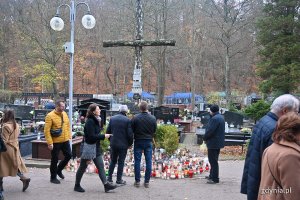 Listopadowa kwesta na gdyńskim cmentarzu komunalnym, fot. Michał Puszczewicz