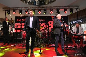 Gdynianie grają z Wielką Orkiestrą Świątecznej Pomocy // fot. Michał Puszczewicz