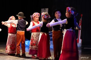 VIII Koncert Patriotyczny &bdquo;Wolna jak ptak&rdquo;, na zdjęciu dzieci z Przedszkola nr 48 &bdquo;Morska Przygoda&rdquo;(fot. Katarzyna Balcerzak)