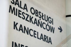 Sala Obsługi Mieszkańc&oacute;w w Urzędzie Miasta Gdyni po remoncie (fot. Kamil Złoch)