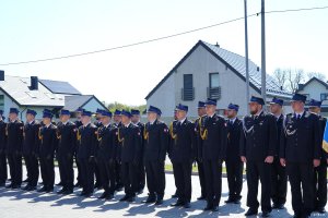 Mężczyźni w mundurach