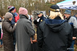 Pokaz palenia w piecu metodą odgórną na Małym Kacku, fot. Michał Puszczewicz