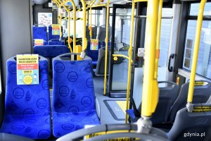 Specjalne oznaczenia graficznew gdyńskich autobusach i trolejbusach // fot. Magdalena Czernek