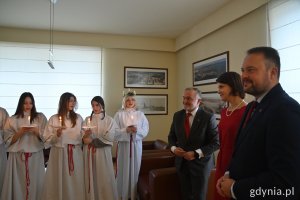 Orszak św. Łucji u prezydenta// fot. Karolina Szypelt