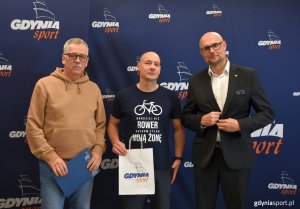 Nagrodzeni przedstawiciele firm z wiceprezydentem Austenem podczas odbioru nagród (fot. Marek Urbaniak)