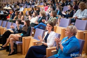 Na zdj. wiceprezydentka Gdyni Katarzyna Gruszecka-Spychała i Małgorzata Szymańska-Pancewicz, wicedyrektor III LO w Gdyni podczas konferencji TriMUN