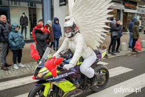 Barwny korowód mikołajowy na ulicach Gdyni. Fot. Mirosław Pieślak