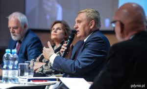 Debata o przyszłości Europy w PPNT. Na zdjęciu Jan Olbrycht, Marzena Guz-Vetter, Tadeusz Truskolaski.