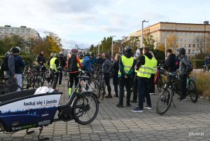 Rowerzyści wyruszyli spod fontanny na skwerze Kościuszki (fot. Magdalena Starnawska)