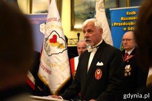 Przemawia prezes klubu Paweł Szczepanik