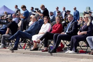 Na zdjęciu m.in.: wicewojewoda pomorski Emil Rojek, prezydent Gdyni Aleksandra Kosiorek oraz wiceprezydenci Gdyni: Oktawia Gorzeńska i Tomasz Augustyniak