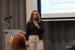 Spotkanie w ZSA-E w Gdyni, na zdjęciu wicedyrektorka ZSA-E Joanna Łyjak (fot. Katarzyna Balcerzak)