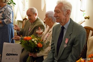 Pamiątkowe Medale za Długoletnie Pożycie Małżeńskie z rąk prezydenta Gdyni Wojciecha Szczurka odebrały kolejne gdyńskie pary // fot. Paweł Kukla
