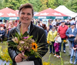 Laureaci konkursu "Gdynia w Kwiatach" odebrali z rąk przewodniczącej Rady Miasta Joanny Zielińskiej nagrody i wyróżnienia // fot. Przemysła Świderski