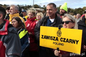 Wśród uczestników pojawiła się załoga „Zawiszy Czarnego” z tabliczką z nazwą statku