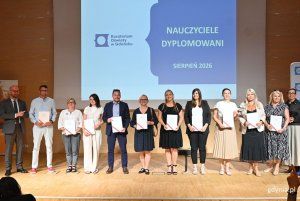 Nauczycielki i nauczyciele dyplomowani (fot. Magdalena Starnawska)