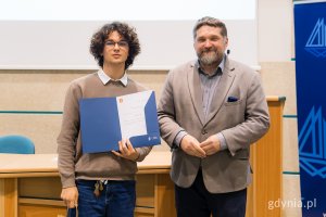 Na zdjęciu (od lewej): Kamil Brodowski, radny Młodzieżowej Rady Miasta i Tadeusz Szemiot, przewodniczący Rady Miasta (fot. Paweł Budziński)