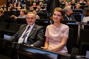 Prezydent Gdyni Wojciech Szczurek i wiceprezydent Katarzyna Gruszecka-Spychała uczestniczyli w debacie poświęconej pamięci Pawła Adamowicza, która odbyła się w ramach Międzaynarodowego Forum Obywatelskiego // fot. Piotr Hukało