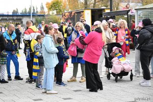 Kibice przed stadionem zachęcani do udziału w akcji „Pier(w)si #wGdyni”