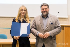Na zdjęciu (od lewej): Zofia Lubańska, sekretarz Młodzieżowej Rady Miasta, Tadeusz Szemiot, przewodniczący Rady Miasta (fot. Paweł Budziński)