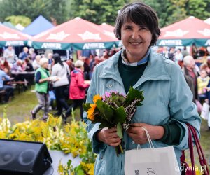 Laureaci konkursu "Gdynia w Kwiatach" odebrali z rąk przewodniczącej Rady Miasta Joanny Zielińskiej nagrody i wyróżnienia // fot. Przemysła Świderski