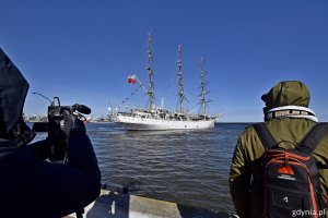 Dar Młodzieży wypłynął w pierwszy w tym sezonie rejs // fot. Paweł Kukla