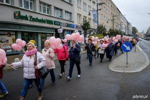 Marsz Różowej Wstążki // fot. Dawid Linkowski