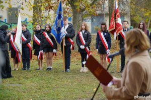 Poczty sztandarowe z gdyńskich szkół